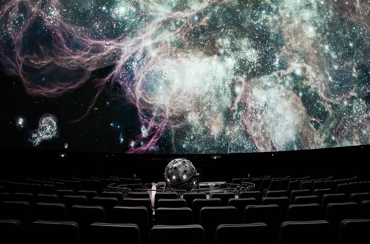 Zu sehen ist der Sternprojektor im Zeiss-Großplanetarium der Stiftung Planetarium Berlin.