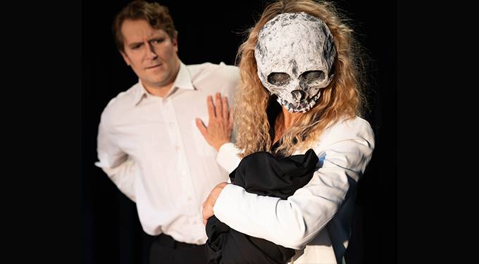 Märchen im Glaspalast von und mit dem Hexenberg Ensemble: Gevatter Tod | Dornröschen