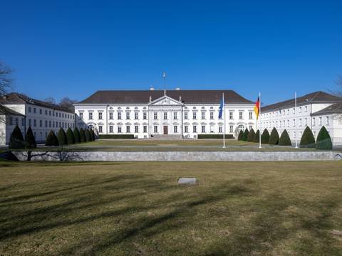  – Blick auf das Schloss Bellevue