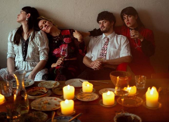 MACHT ENDLICH DAS LICHT AN! von Carolin Millner