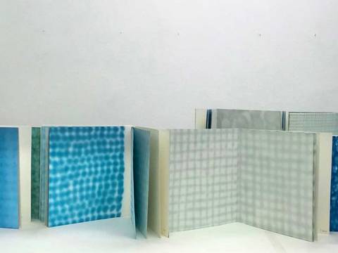Nora Schattauer, Blaue Bücher, Ateliereinblick, 2026