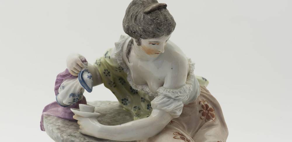 Die Kaffeetrinkerin (Detail), Ludwigsburg, Johann Christian Wilhelm Beyer, Porzellan