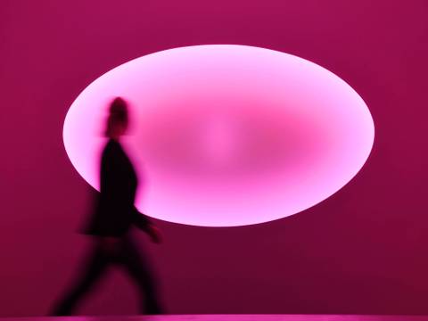  – Curved Elliptical Glass aus dem Jahr 2018 von dem US-amerikanischen Künstler James Turrell (Archiv)