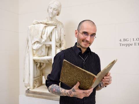 Dr. Mark Benecke: Exklusive Vorschau auf das neue Thierbuch