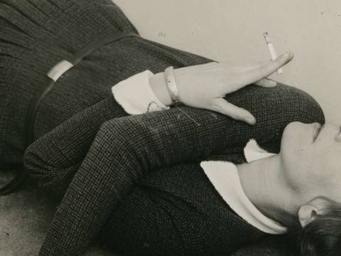 Grit Kallin-Fischer, Selbstporträt mit Zigarette, Detail, um 1928, Bauhaus-Archiv Berlin