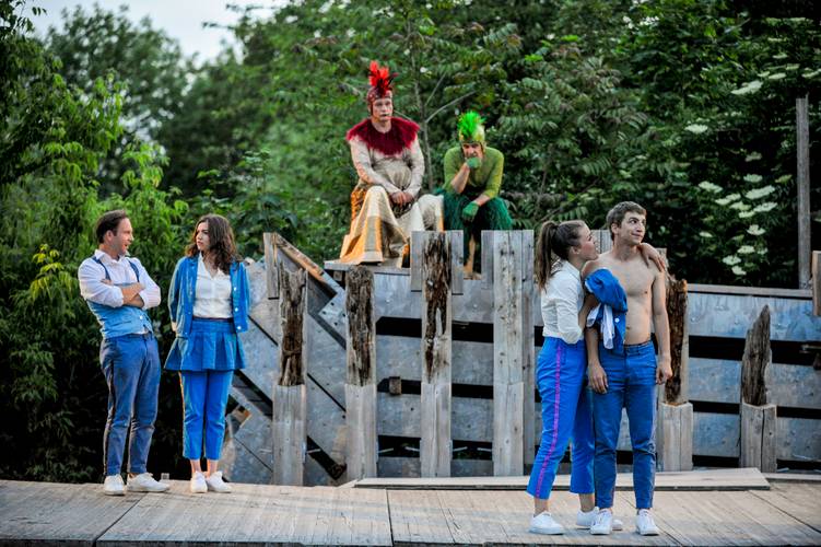 Globe Berlin: Ein Sommernachtstraum – Adrian Stowasser, Lea Sophia Geier, Anselm Lipgens, Peter Beck, Helena Krey, Florian Kroop
