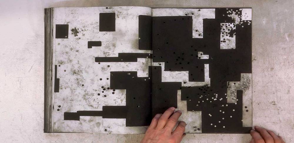 Bernhard Garbert, Filmstill „Schmuddelbuch“, 2026