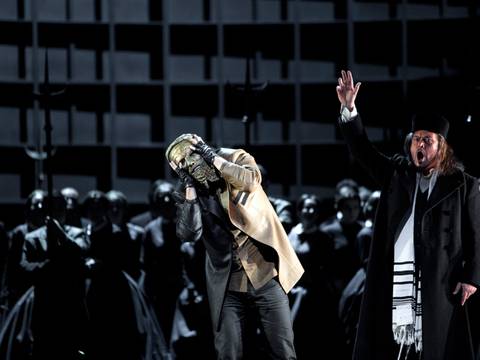 Nabucco – Vitalij Kowaljow als Zaccaria, Johan Reuter als Nabucco, Chor der Deutschen Oper Berlin. Bernd Uhlig