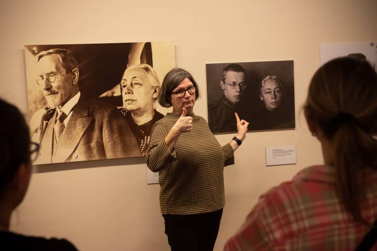 Führung in Deutscher Gebärdensprache