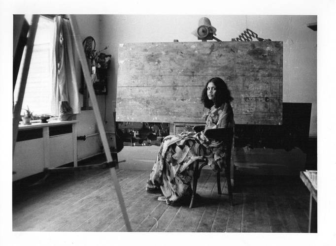 Chetna Vora am Set von „In der Kunst sind wir alle Kinder“, einem Film über den Maler Rolf Werner. Bansin, 1976 – Chetna Vora am Set des Filmes In der Kunst sind wir alle Kinder