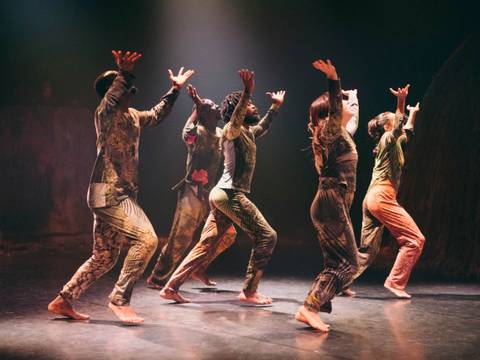 Aufführung "Combat des lianes" von Zora Snake im Théâtre National Wallonie-Bruxelles (Premiere September 2025) – Aufführung "Combat des lianes" von Zora Snake im Théâtre National Wallonie-Bruxelles (Premiere September 2025)