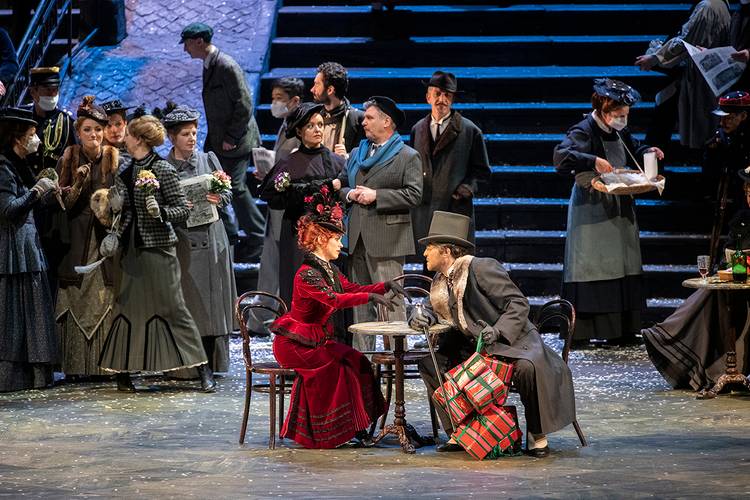 La Bohème – Meechot Marrero als Musetta, Burkhard Ulrich als Alcindoro