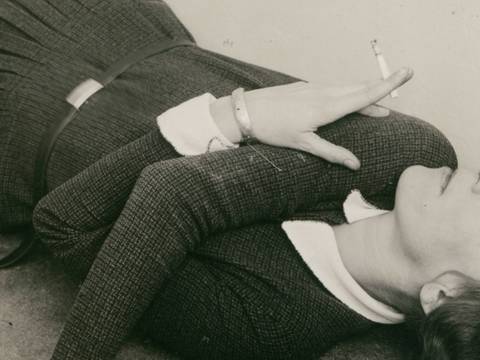 Grit Kallin-Fischer, Selbstporträt mit Zigarette, um 1928, Bauhaus-Archiv Berlin