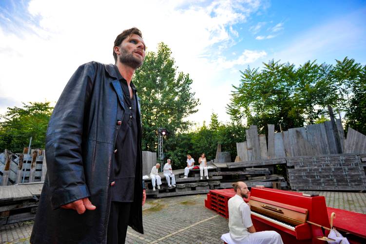 Globe Berlin: Hamlet – Hamlet aka Benjamin Krüger und Geister