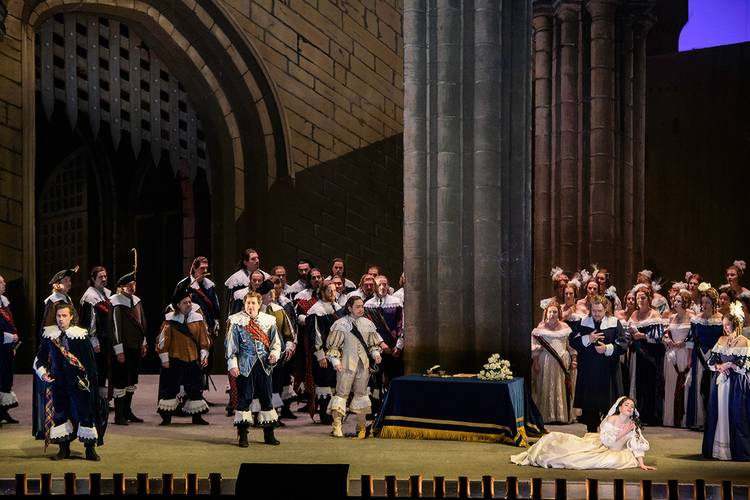 Lucia di Lammermoor – Ioan Hotea als Edgardo, Michael Bachtadze als Enrico, Ya-Chung Huang als Arturo, Aigul Khismatullina als Lucia