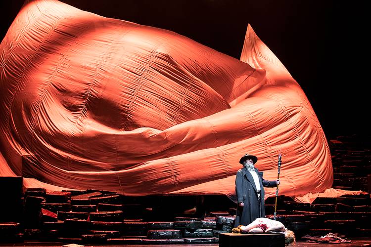 Siegfried – Iain Paterson als Wanderer Bernd Uhlig