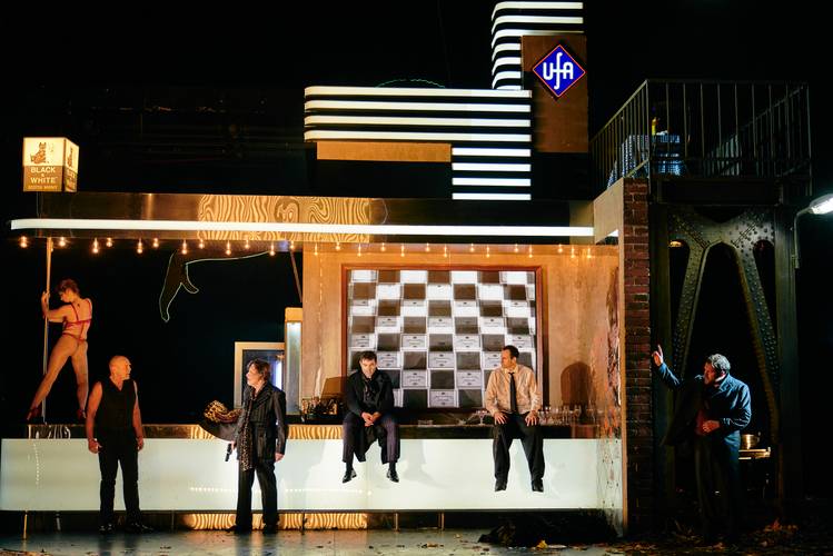 Fabian oder Der Gang vor die Hunde