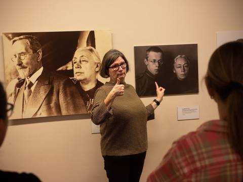 Führung in Deutscher Gebärdensprache