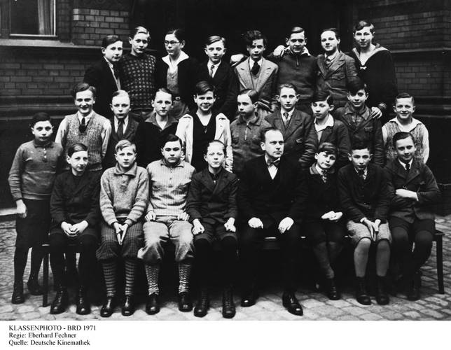 © Deutsche Kinemathek – Ein Klassenfoto des Lessing-Gymnasiums aus dem Jahr 1933. Die Klasse besteht nur aus Jungen.