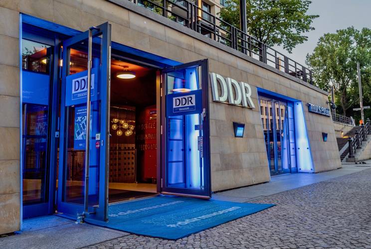 Eingang DDR Museum – Eingang DDR Museum