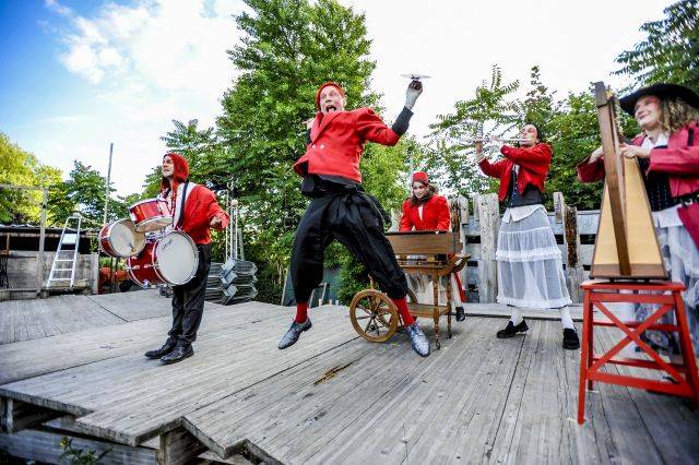 Globe Berlin: Urfaust – Gauklergruppe