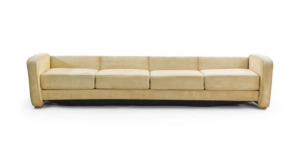 Haus Lemke, Viersitzige Schlafcouch mit Polsterkissen aus dem „Damenzimmer“. Entwurf Mies van der Rohe und Lilly Reich (?), 1934/35