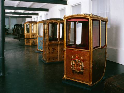 Paretz, Schlossremise, Blick auf Sänften – Paretz, Schlossremise, Blick auf Sänften © SPSG / Foto: Wolfgang Pfauder