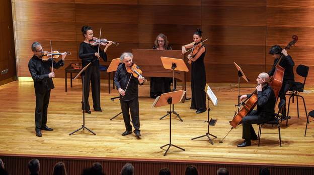 Das Kammerorchester der Neuen Philharmonie Hamburg – Das Kammerorchester der Neuen Philharmonie Hamburg spiel Vivaldi
