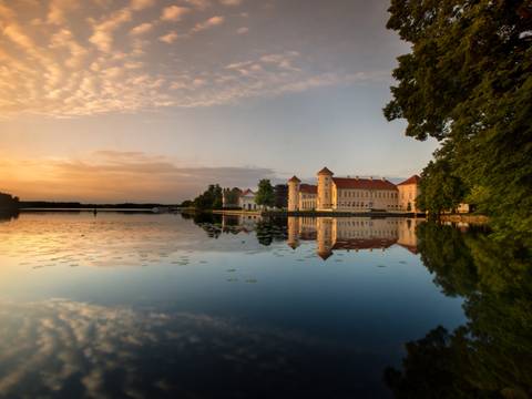 Grienericksee mit Schloss Rheinsberg – Grienericksee mit Schloss Rheinsberg mit Sonnenuntergang