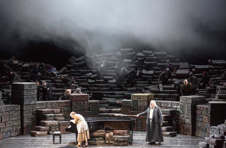 Siegfried – Lindsay Ammann als Erda, Iain Paterson als Der Wanderer Bernd Uhlig