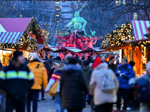 Weihnachtsmarkt am Roten Rathaus