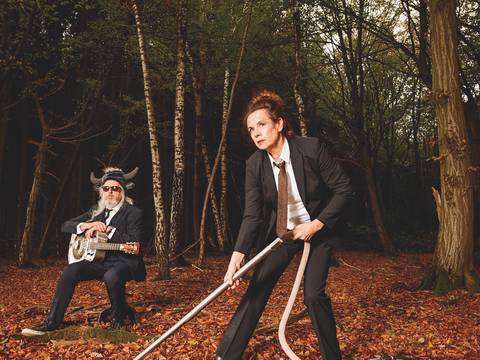 Nessi Tausendschön mit William Mackenzie - Rumeiern – Carsten Bockermann