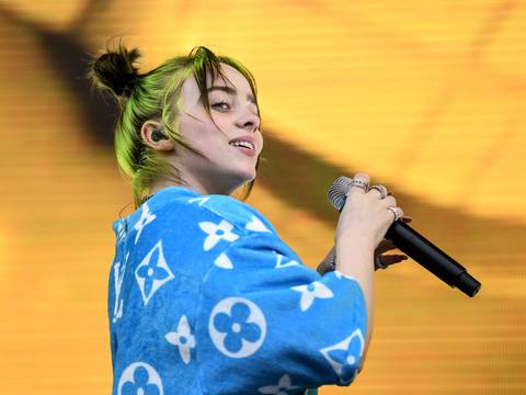 Die Sängerin Billie Eilish bei einem Auftritt