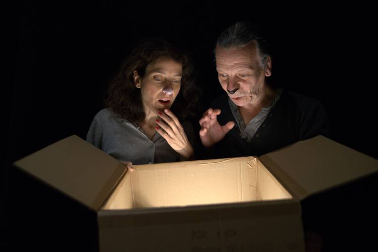 Maus und Igel entdecken mit jedem Paket neue Gefühle. – Maus und Igel entdecken mit jedem Paket neue Gefühle.