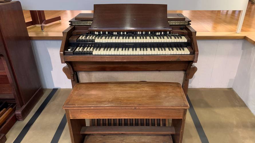 Hammondorgel, um 1940, Kat.-Nr. 5786 – Hammondorgel, um 1940, Kat.-Nr. 5786