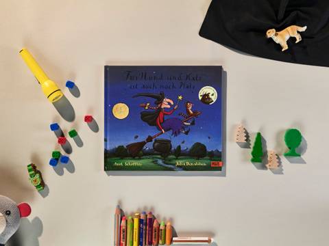 Cover zum Bilderbuch "Für Hund und Katz ist auch noch Platz" von Axel Scheffler und Julia Donaldson – Cover zum Bilderbuch "Für Hund und Katz ist auch noch Platz" von Axel Scheffler und Julia Donaldson