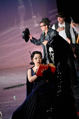 Nixon in China – u. a. Hye-Young Moon als Chiang Ch’ing, Maos Frau, Seth Carico als Henry Kissinger