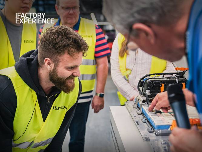 Guided tour of the BMW Group motorcycle plant in Berlin | BMW Motorrad Welt   Berlin.de