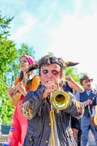 Globe Berlin: Ameley, der Biber und der König auf dem Dach – Mick Morris Mehnert (Das Hündchen Chino Taleander)
