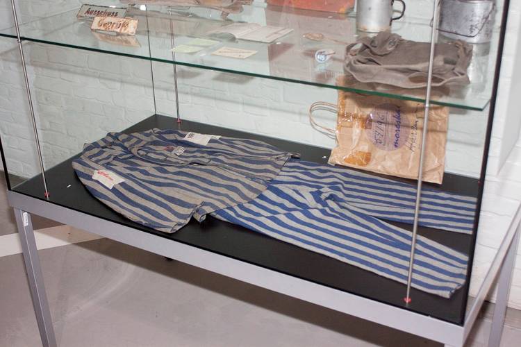 Jacke und Hose des Zwangsarbeiters Jacobus Sanger