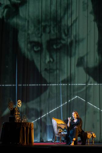 Pique Dame – Doris Soffel als Gräfin