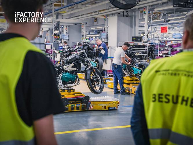 Guided tour of the BMW Group motorcycle plant in Berlin | BMW Motorrad Welt   Berlin.de