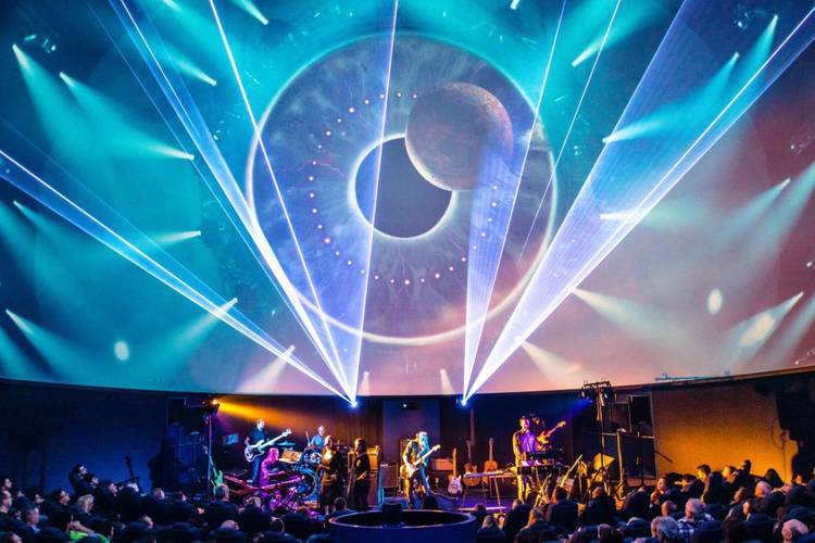 Distant Bells Konzertaufnahme | Bild – Distant Bells Konzertaufnahme | Bild © Pavel Gabzdyl