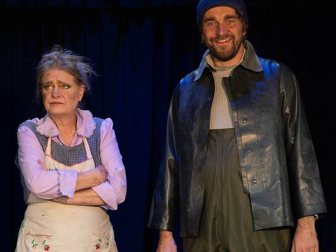 Märchen im Glaspalast von und mit dem Hexenberg Ensemble: Fischer un sin Fru | Hase & Igel