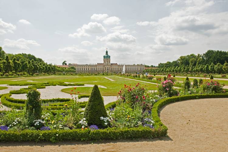 Schlossgarten Charlottenburg – Schlossgarten Charlottenburg, Blick übers Parterre Richtung Altes Schloss
