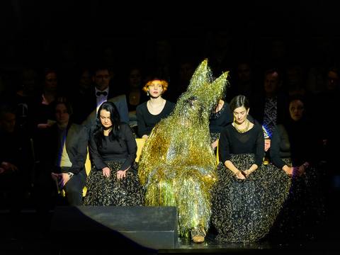 Rigoletto – Szenenimpression vom Anfang des Werkes.