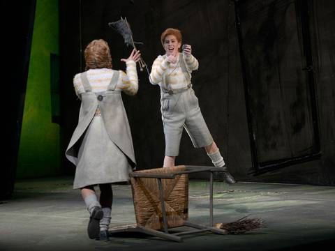 Hänsel und Gretel – Stephanie Lauricella als Hänsel, Kim-Lillian Strebel als Gretel