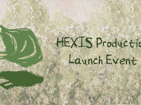  – Zwei grüne abstrakte Formen auf gemustertem Hintergrund. Text: HEXIS Productions Launch Event.
