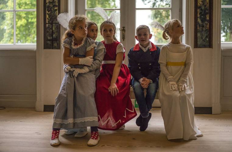 Familienführung im Schloss Paretz: Wie wird man Prinz oder Prinzessin?