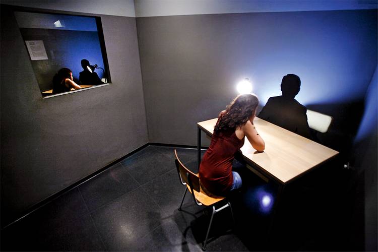 nachgebauter Verhörraum der Staatssicherheit – nachgebauter Verhörraum der Staatssicherheit